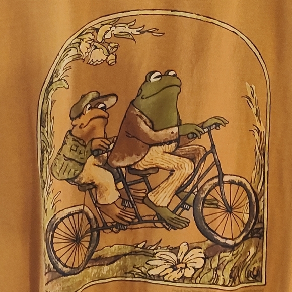 Size Medium Graphic T-Shirt Of Frog & Toad NWOT - Picture 2 of 4